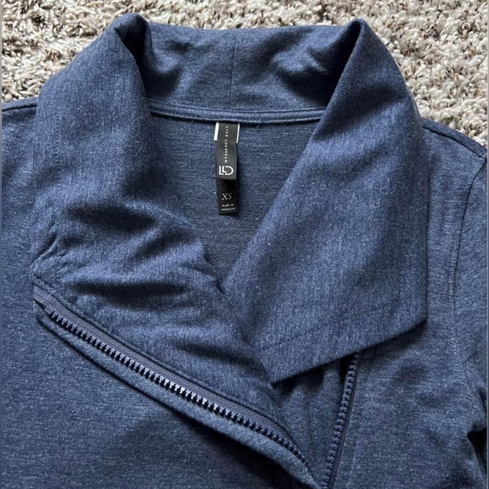 Live Love Dream LLD Womens XS Asymmetrical Zip.